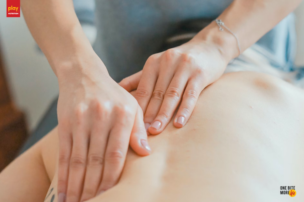 Một số bài massage cơ bắp nhẹ nhàng sau tập cũng là phương thức thư giãn cực kì hiệu quả để phục hồi mô cơ - Ảnh: Unsplash